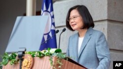 차이잉원 타이완 총통이 20일 총통부에서 2기를 시작하는 취임 행사에 참석한 직후 타이베이빈관에서 연설하고 있다. 