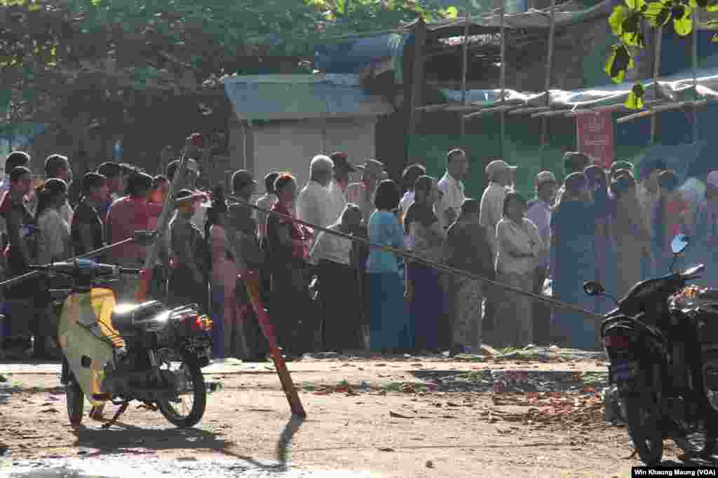 Myanmada o&#39;tgan parlament saylovlarida Aun San Su Kiy boshliq muxolif partiya, Demokratiy uchun milliy liganing qo&#39;li baland kelgan. Hukmron partiya mag&#39;lubiyatini tan olmoqda. Oxirgi chorak asrda o&#39;tkazilgan ilk erkin saylovlar bu.
