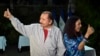 Le président du Nicaragua Daniel Ortega et son épouse, l'actuelle vice-présidente Rosario Murillo, après avoir voté dans un bureau de vote près de leur maison à Managua, au Nicaragua, dimanche 6 novembre 2016.