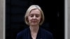 La primera ministra británica Liz Truss anuncia su renuncia, en las afueras del número 10 de Downing Street, Londres, Gran Bretaña, 20 de octubre de 2022. REUTERS/Henry Nicholls
