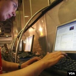 Dengan teknologi digital, bahasa-bahasa yang hampir punah bisa dilestarikan dalam bentuk "kamus berbicara" online (foto: ilustrasi).