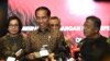 Presiden Joko Widodo mengucapkan selamat berlibur akhir tahun 2017 usai menutup secara resmi transaksi saham tahun 2017 di Gedung Bursa Efek Indonesia Jakarta Jum’at 29 Desember 2017. (Foto courtesy: Biro Pers Istana)