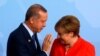 Erdogan tend un rameau d'olivier à l'Allemagne et l'UE