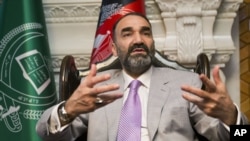 عطا محمد نور از حامیان عمدۀ عبدالله عبدالله رئیس اجرائیۀ افغانستان بوده است