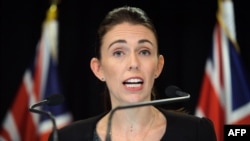 អ្នកស្រី Jacinda Ardern នាយករដ្ឋមន្ត្រី​នូវែលសេឡង់​ថ្លែង​ទៅ​កាន់​សារព័ត៌មាន​ នៅ​វិមាន​សភា ក្នុង​ក្រុង​វ៉ាលីងតុន​ (Wellington) កាលពី​ថ្ងៃទី១៨ ខែមីនា ឆ្នាំ២០១៩។