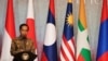 Presiden Joko Widodo memberi pidato sambutan dalam pertemuan menteri luar negeri ASEAN (Association of Southeast Asian Nations) di Jakarta, 14 Juli 2023. (Foto: Ajeng Dinar Ulfiana/Pool/Reuters)