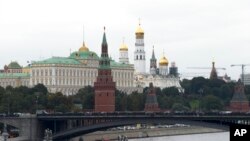 Istana Kremlin di Moskow, 29 September 2017. Rusia pada 28 April memerintahkan tujuh diplomat dari tiga negara Baltik dan Slovakia untuk meninggalkan negara tersebut. (Foto: AFP)