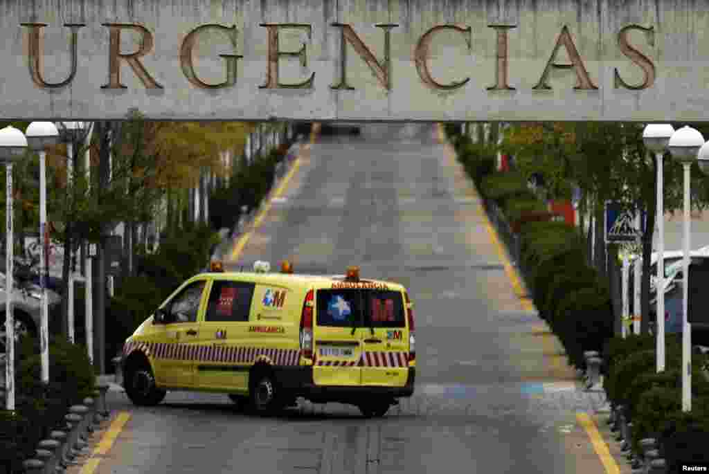 Ebola virusini yuqtirgan ispaniyalik hamshiraning ahvoli og&#39;irlashgan, yana to&#39;rt kishi kuzatuv ostiga olingan, Madrid, Ispaniya, 9-oktabr, 2014-yil. 