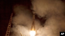 Roket Soyuz TMA-14M saat diluncurkan dari Kosmodrom Baikonur di Kazakhstan, menuju Stasiun Antariksa Internasional (ISS), membawa astronot NASA Barry Wilmore, dan dua astonot Rusia Alexander Samokutyaev dan Elena Serova, 26 September 2014 (Foto: dok). 