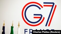 Le logo du prochain sommet du G7 à Biarritz, en France. REUTERS / Charles Platiau - 