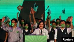 Presiden Taiwan Tsai Ing-wen berbicara pada kampanye pra-pemilu menjelang pemilihan walikota di Taipei, Taiwan, 12 November 2022. (Foto: REUTERS/Ann Wang)