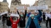 Arhiv - Demonstranti pozivaju češkog premijera Andreja Babiša da podnese ostavku, u Pragu, Češka Republika, 9. juna 2020.
