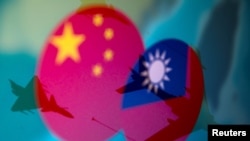 Taiwan menuding China berupaya melemahkan kemampuan militernya dan mempengaruhi opini publik untuk mengambil kendali pulau itu. (Foto: ilustrasi). 