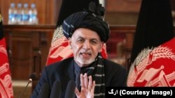 رئیس جمهور غنی می گوید که مخالفان مردم را به انزوا می کشانند.