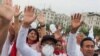 Manifestantes protestan en las calles de Lima contra la destitución del expresidente Pedro Castillo, el 3 de enero de 2023.