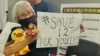 在中國被拘留軟禁超過一年的64歲香港抗爭者王鳯瑤10月17日召開記者會，親述在中國被精神虐待的經歷，她呼籲各界繼續關注在深圳被扣押的12港人。(美國之音 湯惠芸拍攝)
