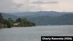 Le lac Kivu en RDC, 24 avril 2016. VOA/Charly Kasereka