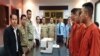 កម្ពុជា​ចាប់​ខ្លួន​ជនជាតិ​ចិន​៣​នាក់​ពី​បទ​លាង​លុយ​​ ក្រោយ​​អង្គការ​ឃ្លាំមើល​រក​ឃើញ​ភាព​មិន​ប្រក្រតី