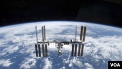 Seusai dengan tekad PM Vladimiri Putin agar Rusia menguasai bisnis antariksa, perusahaan Rusia Orbital Technologies, berencana meluncurkan hotel antariksa menjelang tahun 2016.