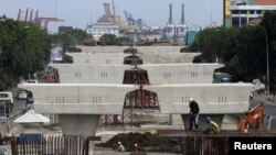 Sektor infrastruktur termasuk ke dalam industri yang mendapatkan pengurangan pajak sampai 100 persen.