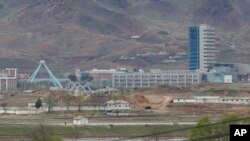 지난 2018년 한국 최북단에 위치한 대성동 자유의 마을에서 바라본 북한 개성공단 일대 (자료사진)