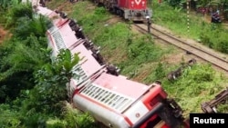 Un train a déraillé à Eseka, à 200 km à l'est de Yaoundé, faisant plus de 60 morts, 21 octobre 2016.
