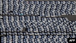 Des nouvelles Porsche sont garés à Leipzig, Allemagne, le 3 novembre 2015. 