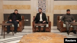 Sirijski lider Ahmed al-Sharaa (u sredini).