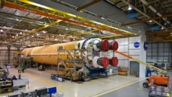 La fusée du système de lancement spatial pour Artemis I , le 29 décembre 2019