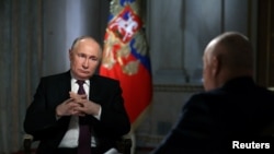 Ruski predsjednik Vladimir Putin za viejem intervjua u Moskvi