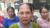 Sar Sorn, a land activist representing Borei Keila community, spoke to VOA Khmer before the Phnom Penh Municipal Court, September 11, 2018. (Hul Reaksmey/VOA Khmer)