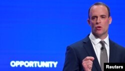 Ministar inostranih poslova Velike Britanije, Dominik Rab, govori o svojim ključnim pozicijama na konferenciji Konzervativne partije u Birmigenu, Velika Britanija, 1. oktobra 2018.