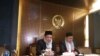 Wakil ketua DPR Fadli Zon membaca hasil rapat pimpinan DPR soal penunjukan dirinya sebagai pelaksana tugas Ketua DPR, Senayan, Jakarta, 11 Desember 2017. (Foto: Andy Lala Waluyo)