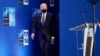 Predsjednik SAD Joe Biden dolazi na konferenciju za štampu tokom samita NATO, u sjedištu Alijanse u Briselu, 14. juni 2021.(Foto: AP Photo, Patrik Semanski)