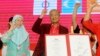 Malaysian Opposition Names 92-year-old Mahathir as PM Choice
