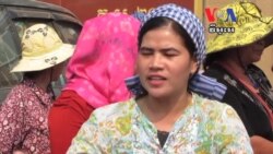 ជន​រងគ្រោះ​ទំនាស់​ដីធ្លី​នៅ​ភ្នំពេញ​តវ៉ា​នៅ​មុខតុលាការ
