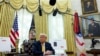 Prezidan Donald Trump nan Biwo Oval la nan Washington. 