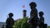La Suisse invente le service militaire à domicile