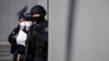 Policija ispred sudnice u Parizu