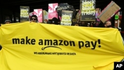 Une manifestation contre Amazon, à Berlin en Allemagne, le 24 novembre 2017.