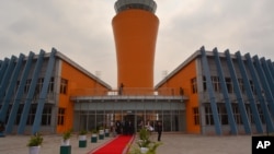 La nouvelle aérogare et la tour de contrôle de l’aéroport international de Kinshasa inaugurées jeudi 25 juin 2015 par le président du Congo Joseph Kabila à Kinshasa, République démocratique du Congo. 