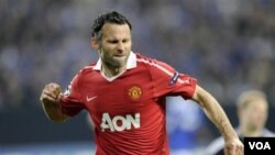 Ryan Giggs mencetak gol pertama bagi MU pada menit 67 dalam semifinal Liga Champions melawan FC Schalke 04 di Gelsenkirchen, Jerman hari Selasa (26/4).