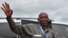 Le chef de l'opposition burundaise, Agathon Rwasa, arrive, lors du référendum, à un bureau de vote à Ciri, dans le nord du Burundi, le 17 mai 2018.