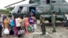စစ်ဆင်ရေးနယ်မြေတွင်းက မောင်တောဒေသခံများကို စစ်ရဟတ်ယာဉ်နဲ့ ပြောင်းရွှေ့ပေးနေ။ (MOI)
