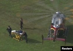 Spasioci su helikopterom donijeli nosila na mjesto pucnjave u opštinskom centru Virginia Beachu, 31. maja 2019.