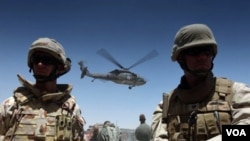 Anggota pasukan koalisi dalam operasi militer di Afghanistan.