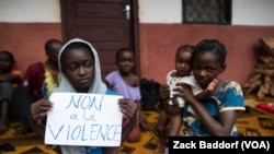 Appel d'une jeune déplacée musulmane, église de Bangassou, République centrafricaine.