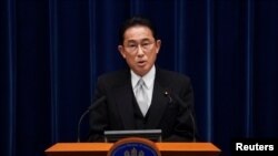 기시다 후미오 일본 총리가 도쿄 관저에서 기자회견하고있다. (자료사진)