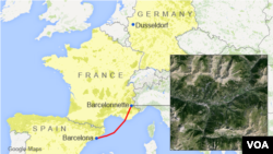 Peta lokasi Dusseldorf, Barcelona, dan Barcelonnette, dengan insert gambar satelit atas lokasi kecelakaan.