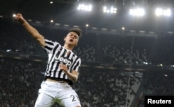Paulo Dybala célèbre un but à Turin, Italie, le 11 mars 2016. (ARG/Juventus Turin)